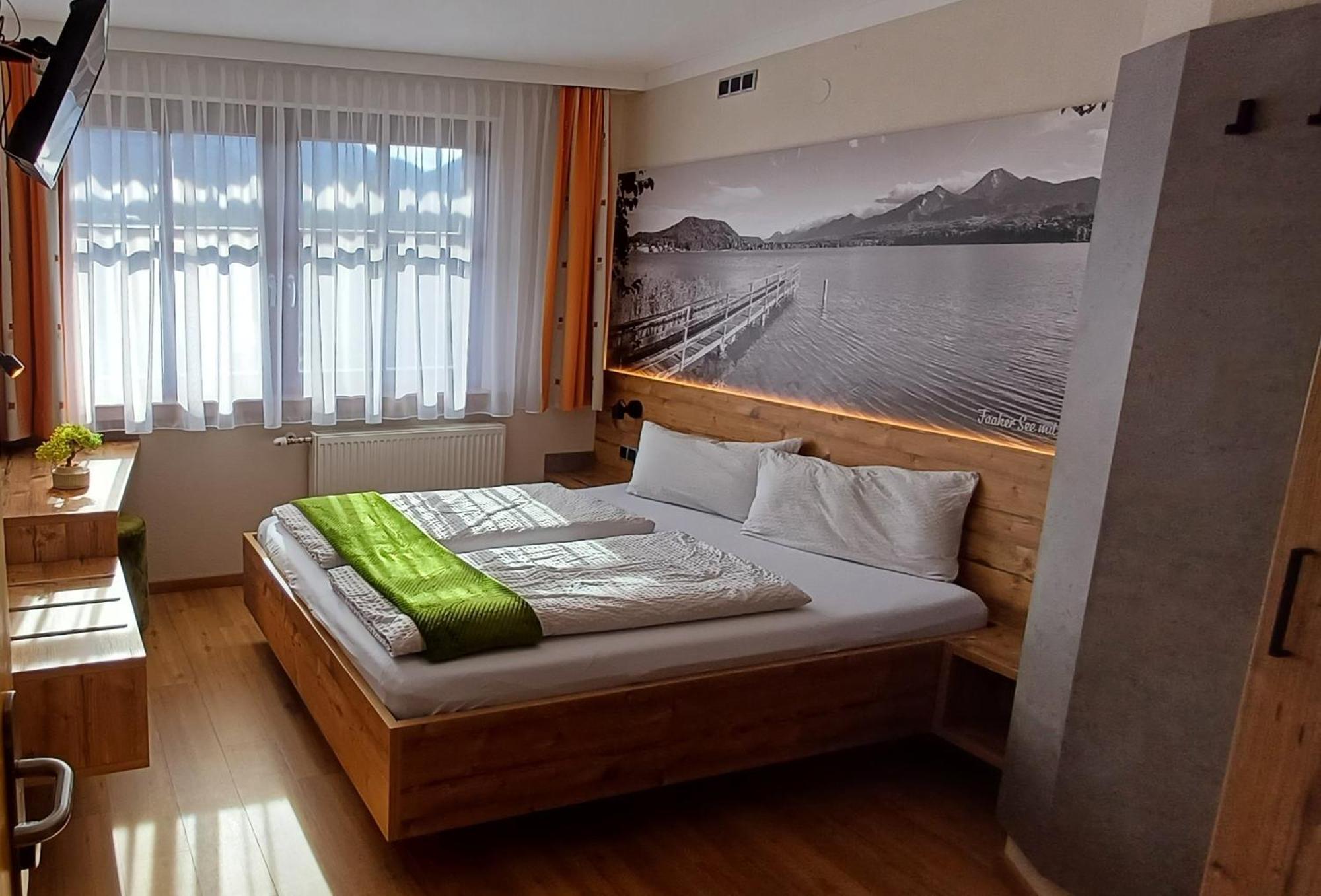 Gasthof Zentral Feistritz an der Drau Bagian luar foto